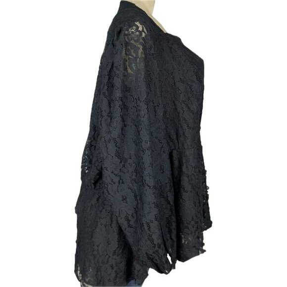 Torrid +6 Black Sweetheart Neckline Lace Lined Keyhole Long Sleeve Peplum Blouse - Picture 3 of 6